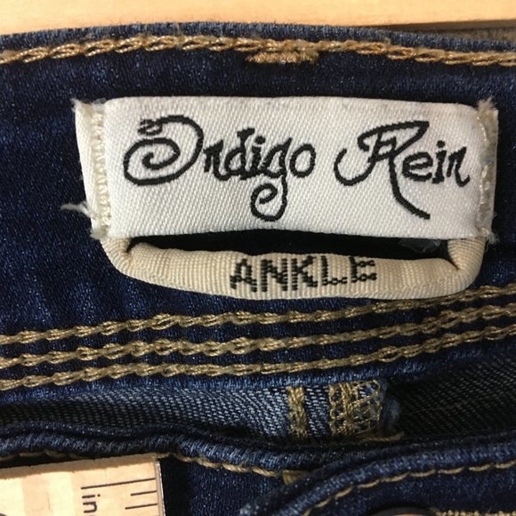 Indigo Rein Jeans 13 14 32 Mid Rise Skinny Ankle Dark Wash Distressed Raw Hem - Picture 9 of 13